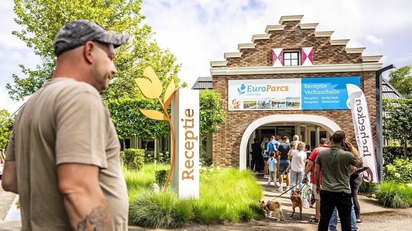 Nederlander voorzichtig met boeken zomervakantie, maar gaat wel